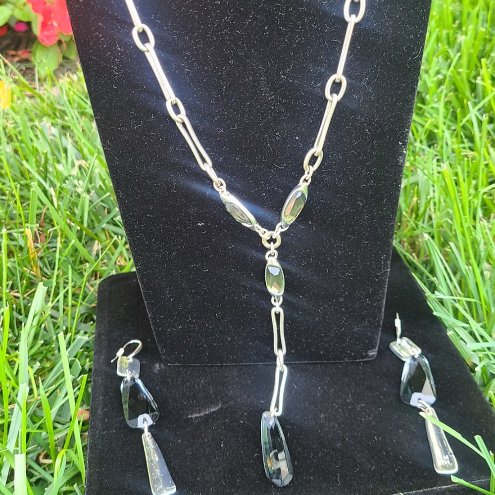 Robert Lee Silver, grey, and black Soho necklace and matching earrings
